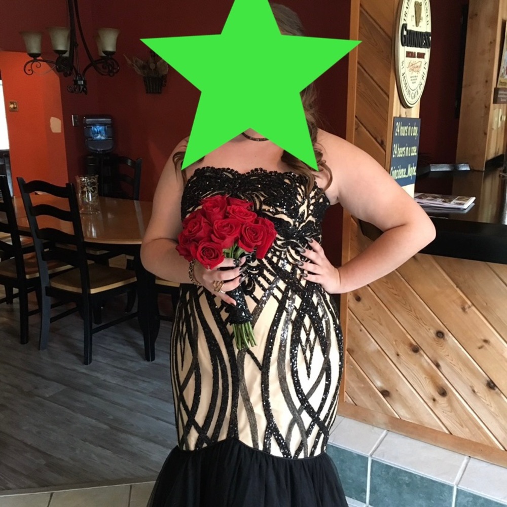 Prom Dress - Picture 3 of 8